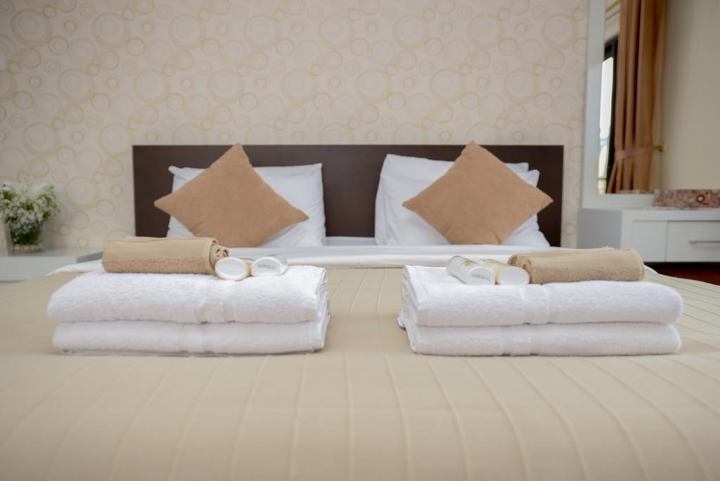 The Cupcake Suites Jakarta Exterior photo