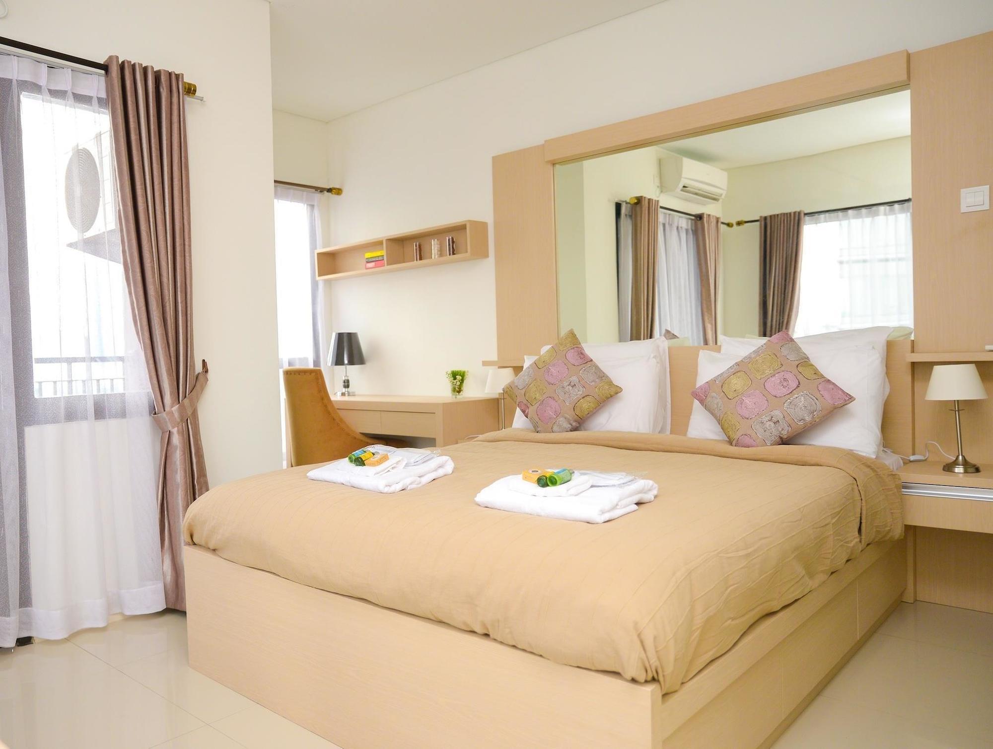The Cupcake Suites Jakarta Exterior photo