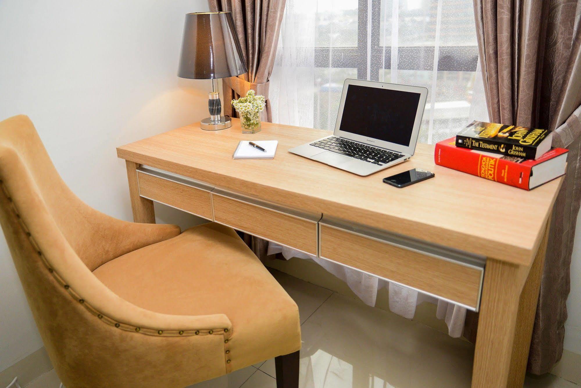 The Cupcake Suites Jakarta Exterior photo