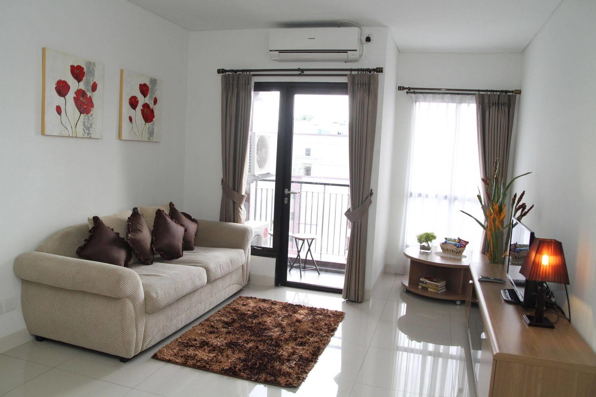 The Cupcake Suites Jakarta Exterior photo